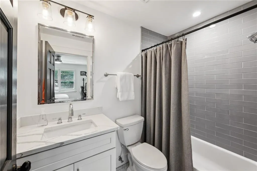 Sandy Springs, Georgia 30328, United States, 5 Bedrooms Bedrooms, ,5 BathroomsBathrooms,Residential,Active,154551