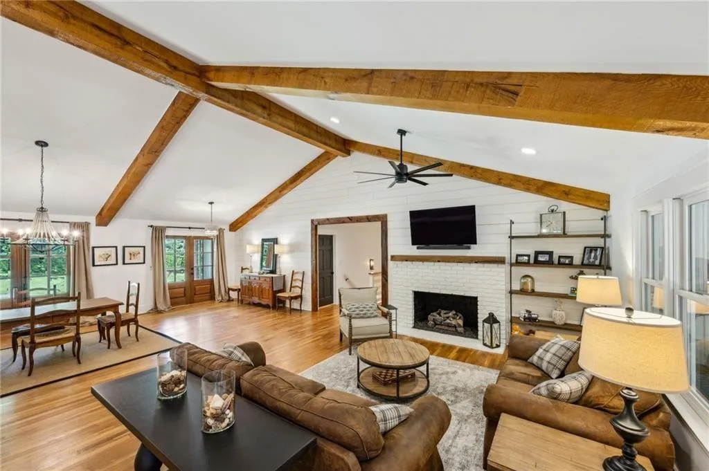 Sandy Springs, Georgia 30328, United States, 5 Bedrooms Bedrooms, ,5 BathroomsBathrooms,Residential,Active,154551