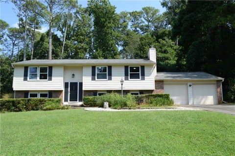 Homes For Sale - 4582 N Landing Way<br/> Marietta, GA 30066