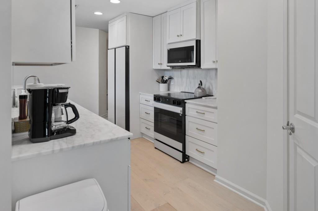 3040 Peachtree Road NW 211