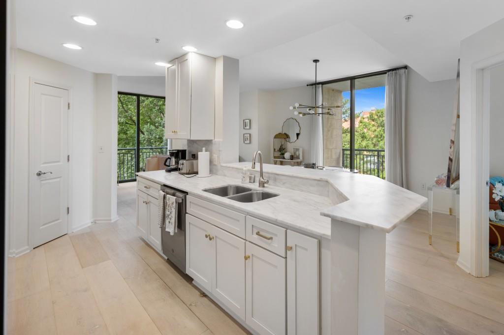 3040 Peachtree Road NW 211
