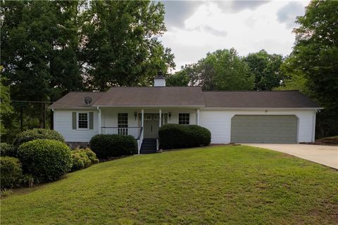Homes For Sale - 60 Lakeside Dr Dr<br/> Covington, GA 30016