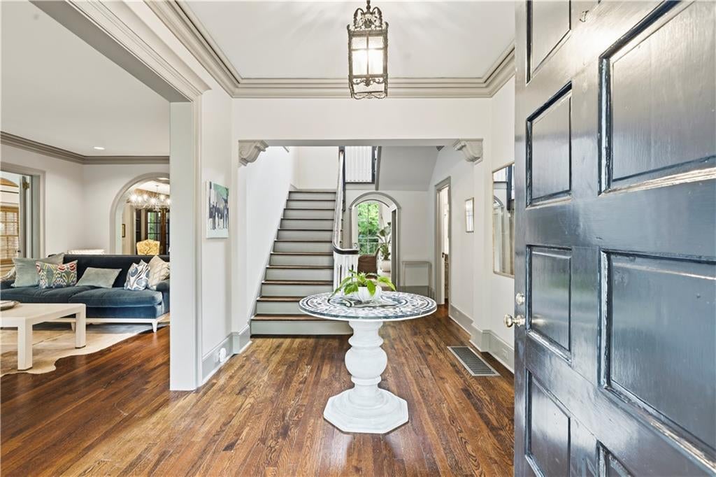 45 Montclair Drive NE