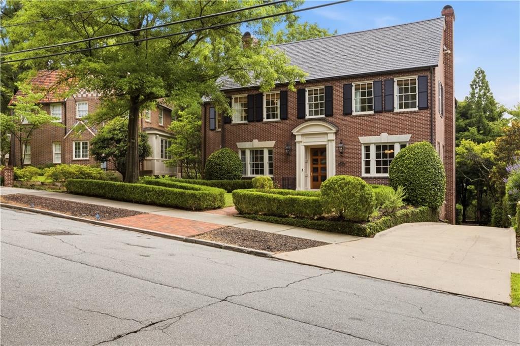 45 Montclair Drive NE