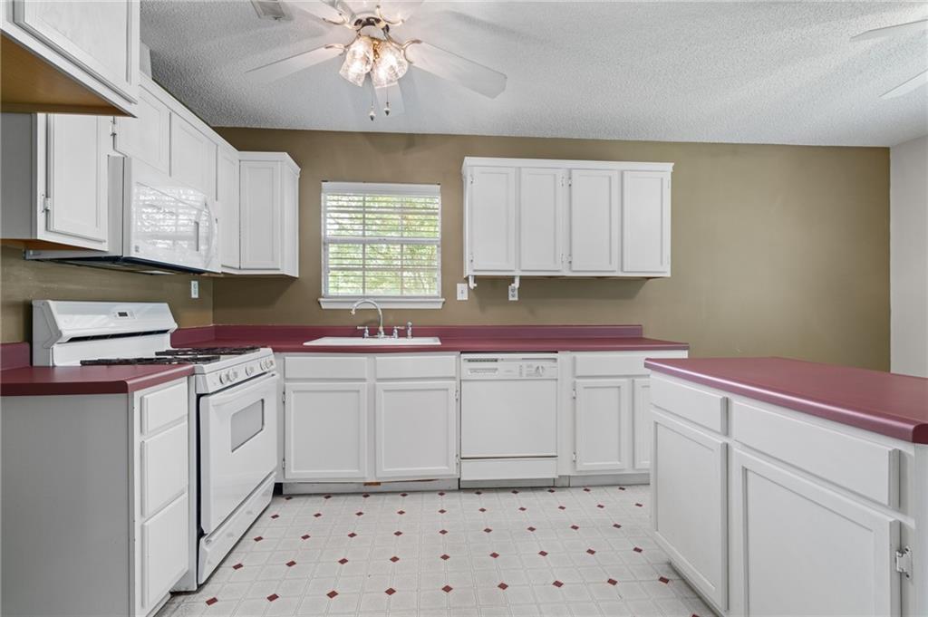 1220 Paddocks Way, Powder Springs, Georgia image 11