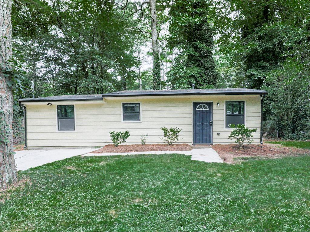 This beautifully updated property offers the perfect blend of comfort and convenience. The open-concept layout flows into a private master suite, 2 additional bedrooms, and a dedicated laundry room, making everyday living effortless. A stylish tiled bathroom adds a modern touch, and the outdoor shed provides extra storage. Less than 2 miles from the airport and walking distance to Skyes Park, where you’ll enjoy access to tennis courts, playgrounds, and scenic biking trails right in your neighborhood.
Whether you're starting fresh or expanding your portfolio, this home delivers location, livability, and lasting value.