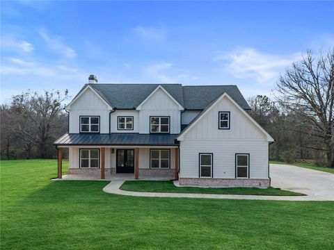 Homes For Sale - 105 River Meadow Lane<br/> Social Circle, GA 30025