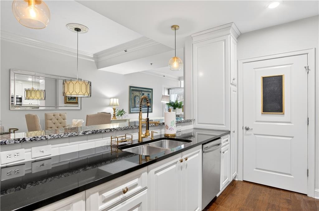 923 Peachtree Street NE 826