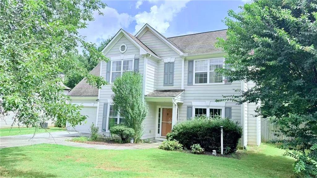 $2650 the price includes mowing ,weed control ,North Gwinnett Schools, Top School District, a top choice for families with kids, Two bathrooms upstairs are newly upgraded ,Enjoy the Four Seasons Sunroom with Nature, Sunlight and Year-Round Comfort. brand new granite countertops, large private fenced backyard with plenty of room for large parties. Deer Valley is a very established swim/tennis community with sidewalks and street lights for easy day or night walks! You can walk to the new downtown park. Bear's Best Golf Course or Riverside Elementary! Close to all shopping centers, such as Kroger, banks, Publix restaurants for all your needs, as well as Settlement Bridge Park and the Chattahoochee River.
Dear agents, please turn off all lights and lock the door after viewing the house, thank you