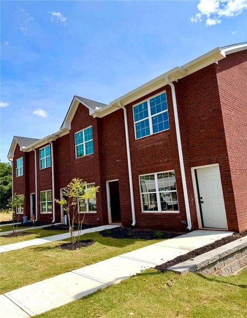 Condo For Sale - 2447 Terrace View Nw<br/> Gainesville, GA 30501