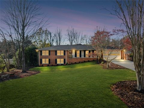 2667 FONTAINEBLEAU Drive Dunwoody GA 30360