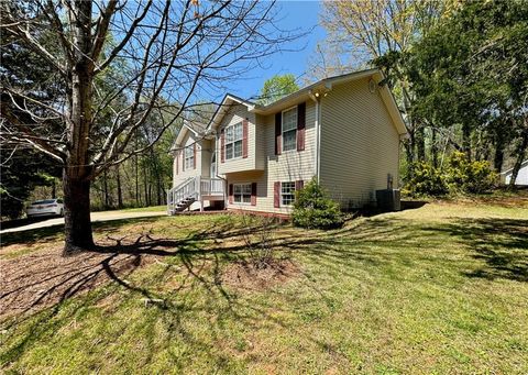 A home in Dawsonville