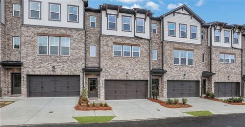 Townhouse For Sale - 6001 Haviland Alley #42<br/> Sugar Hill, GA 30518