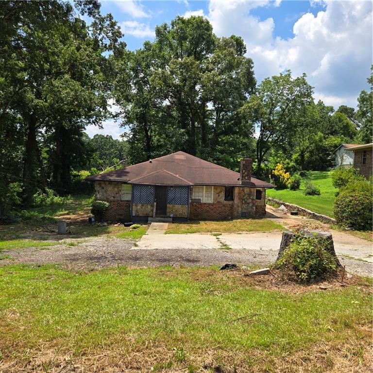 This property is all about location, potential, and opportunity. With good bones and a generous lot, this is your chance to bring new life to a classic or start fresh. Ideal for a full renovation or tear-down and rebuild—the value is in the land. Situated in a highly desirable neighborhood, surrounded by new development and appreciating values, this is the perfect canvas for your next project. Whether you’re looking to flip, build new construction, or hold for future growth, this property delivers serious ROI potential.