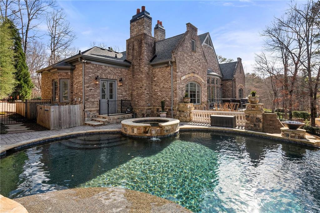 1105 Stonegate Court