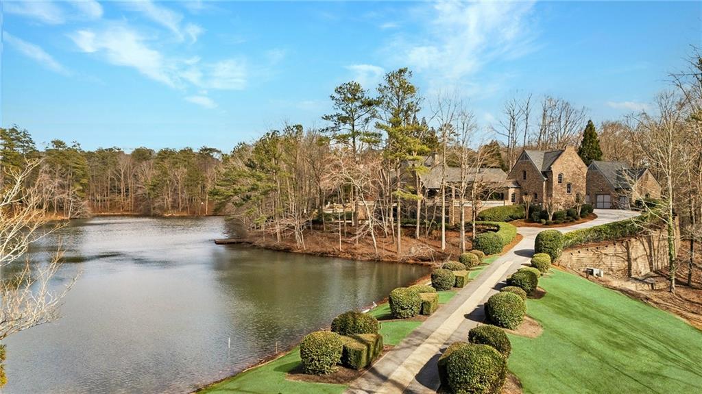 1105 Stonegate Court