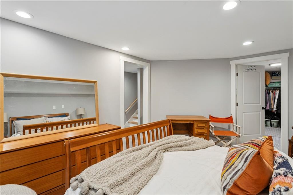 Hyde Park - Residential Lease