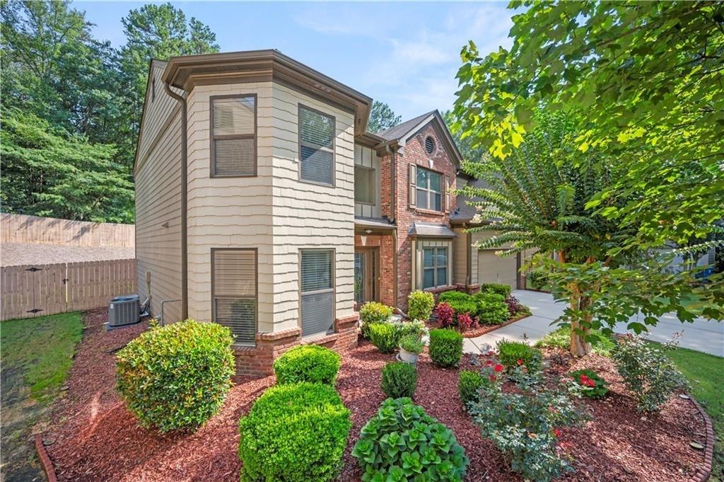 1736 Dylan Place