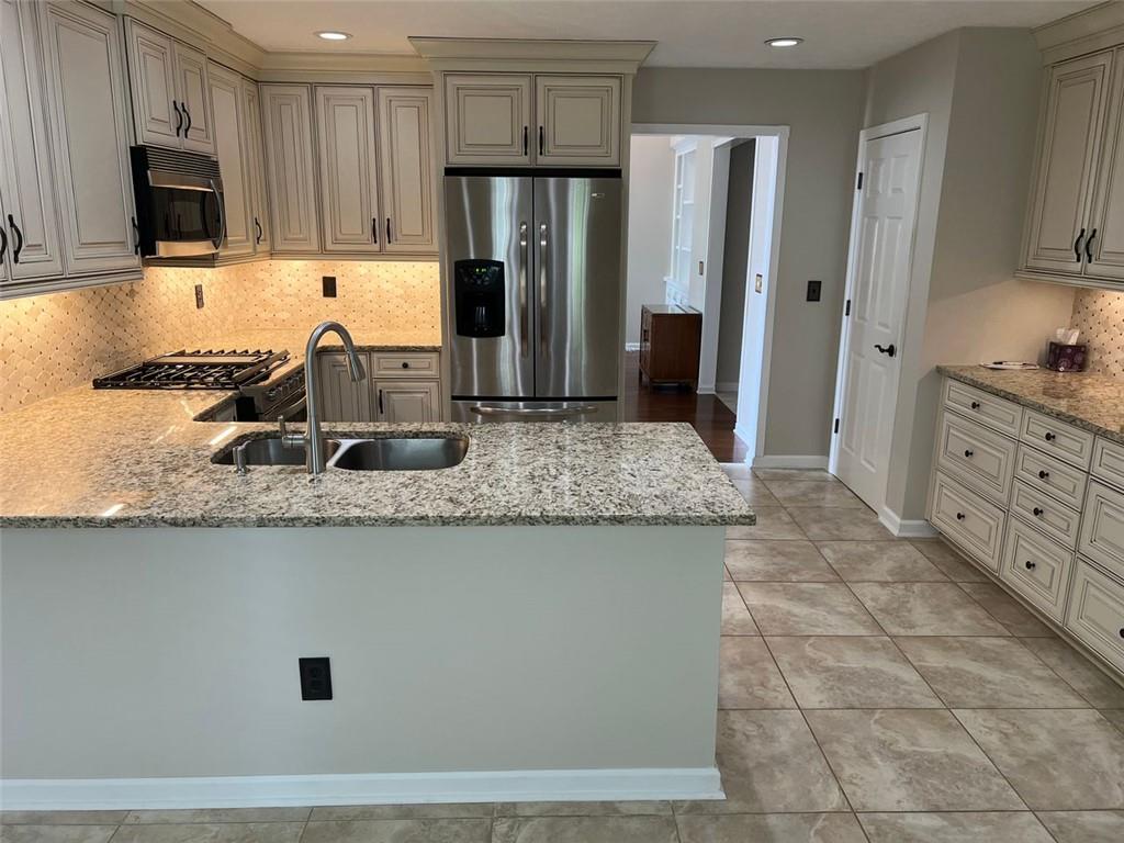 2435 Jakin Way, Suwanee, Georgia image 3