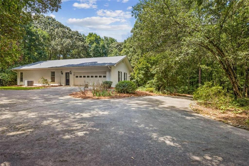 406 Hidden Lakes Trail