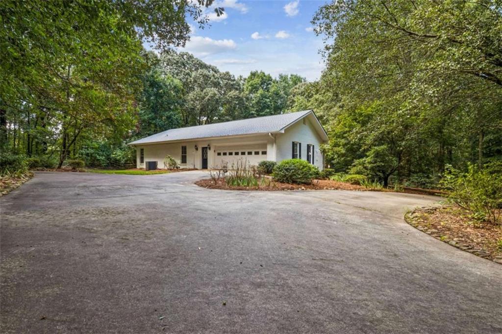 406 Hidden Lakes Trail