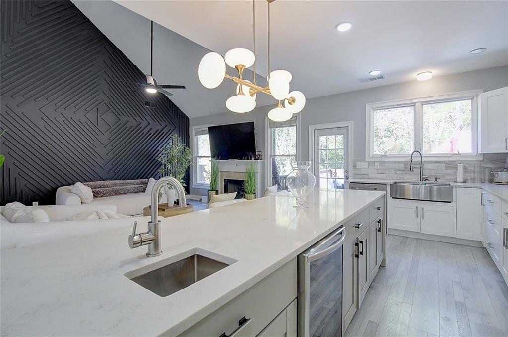 3064 Montclair Circle SE