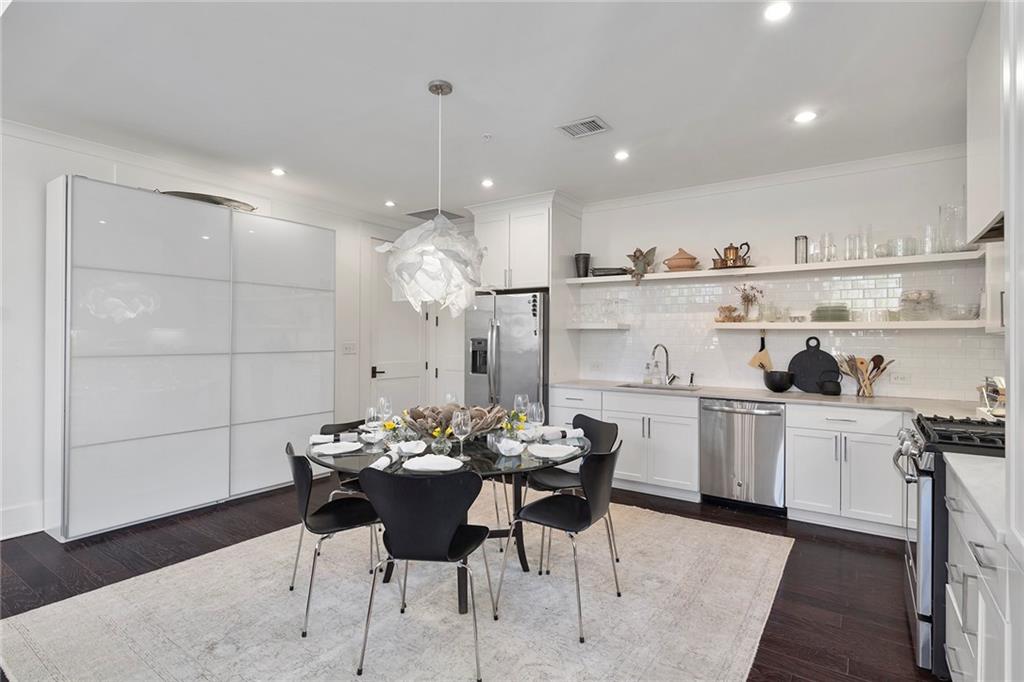 10625 Serenbe Lane 204