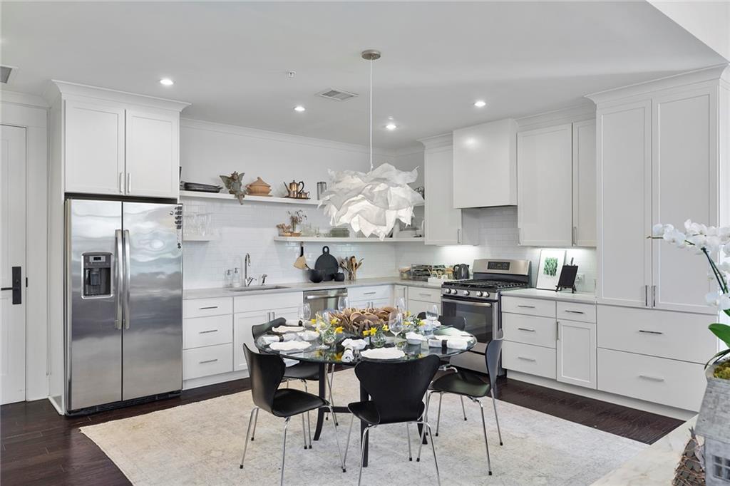 10625 Serenbe Lane 204