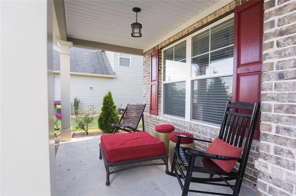 126 Oakleigh Pointe Drive, Dallas, Georgia image 4
