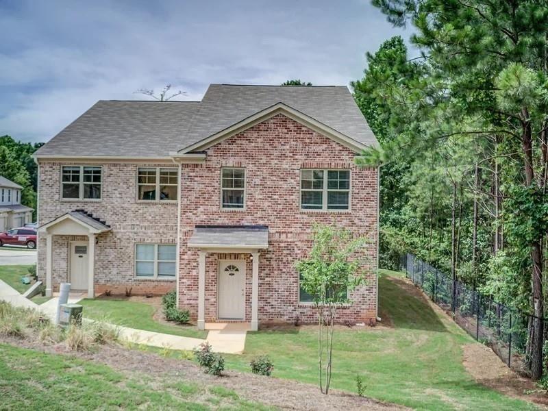 ONE MONTH FREE RENT OF FUTURE RENT !!! MOVE IN SPECIAL FOR QUALIFYING TENANTS!!! 1 year lease: 2,299.00 2 Year lease; 2,250.00 Welcome to your glamorous oasis in Stockbridge, Georgia! Nestled in a prime location, this three-sided brick townhouse boasts elegance and convenience at every turn. As you step inside, you're greeted by the modern allure of stainless steel appliances adorning the kitchen, perfectly complemented by sleek granite countertops that exude luxury. The laminate luxury flooring throughout adds an air of sophistication, while also being easy to maintain for effortless living. With three bedrooms and two and a half baths, this townhouse offers ample space for both relaxation and entertainment. The master suite is a sanctuary of comfort, featuring a spacious layout and a private ensuite bath where you can unwind after a long day. Location couldn't be more ideal, as this townhouse is conveniently close to schools, making it an ideal choice for families. Additionally, shopping options abound nearby, ensuring that everything you need is just a stone's throw away. Commute? No problem. Situated near both I-75 and I-675, getting around town or heading to Atlanta International Airport is a breeze, perfect for those who are constantly on the go. But perhaps the most enticing aspect of this property is the urgency to act quickly. With low inventory and a high demand for new construction townhomes in the area, this is a rare opportunity that won't last long. Don't miss out on the chance to call this stunning townhouse your new home sweet home. Schedule your viewing today and seize the chance to live in luxury in the heart of Stockbridge!