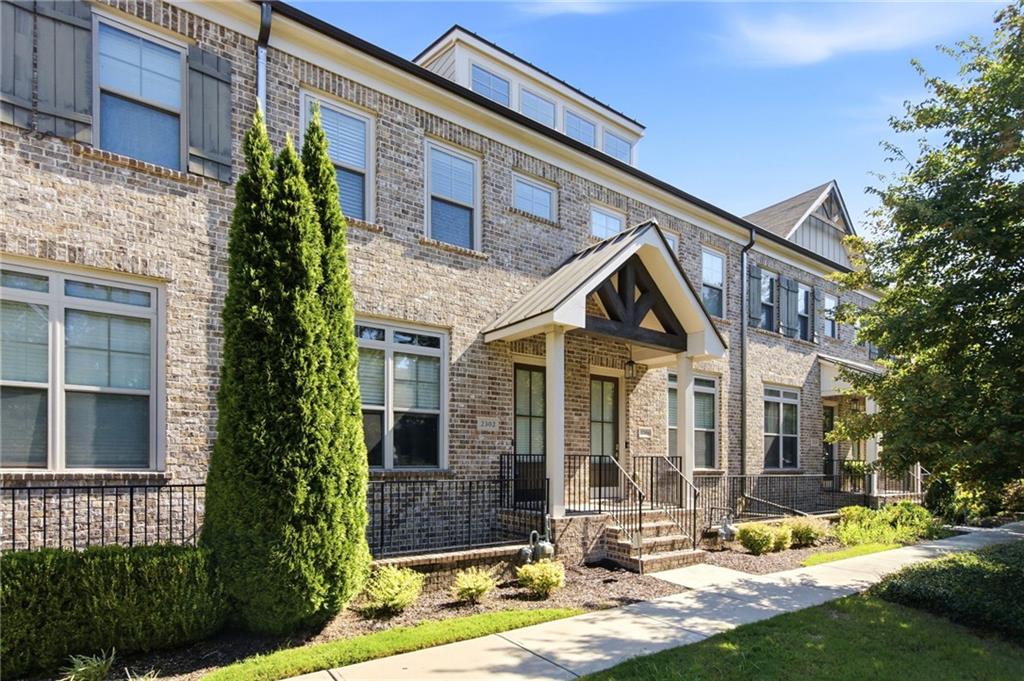 2302 Mclean Chase SE