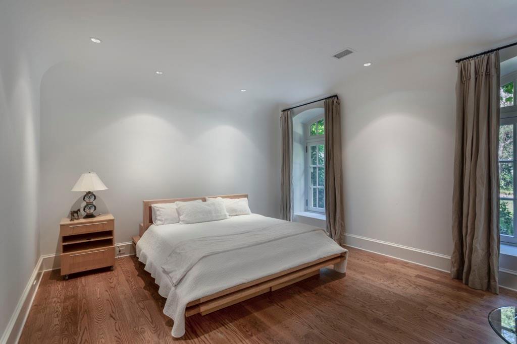 Tuxedo Park - Residential