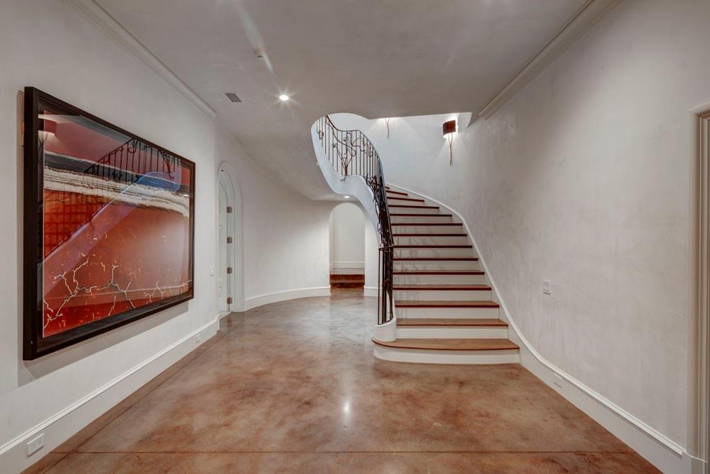 Tuxedo Park - Residential
