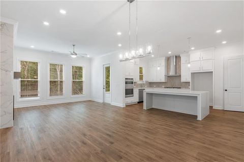 Homes For Sale - 684 Summit Hill Way<br/> Cumming, GA 30040