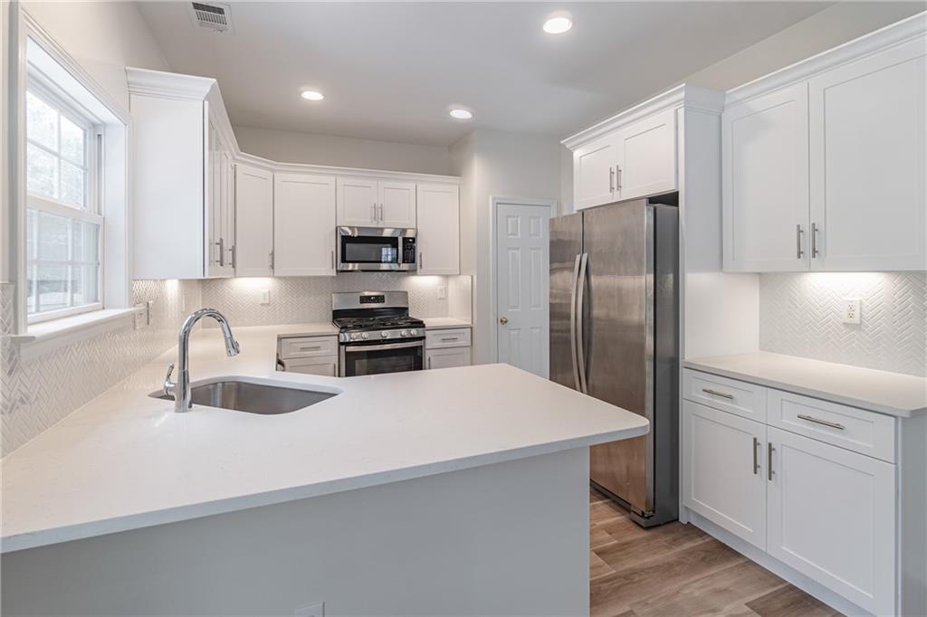 1324 Crescentwood Lane