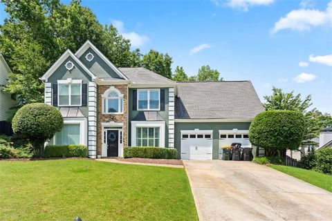 Homes For Sale - 530 Camber Woods Drive<br/> Fulton County, Roswell, GA 30076