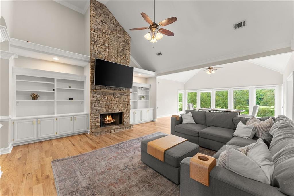 4512 Northampton