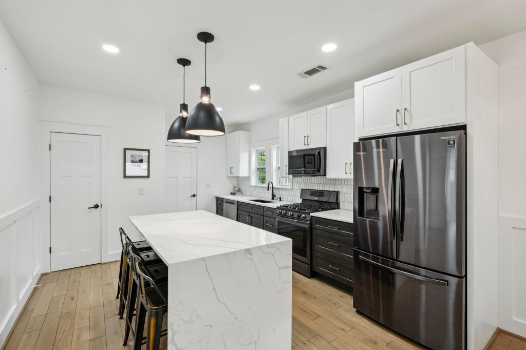 878 Dill Avenue, Atlanta, Georgia image 3