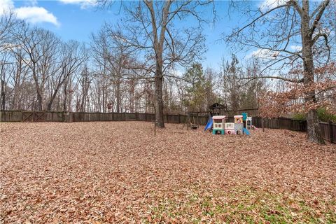 A home in Dacula