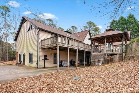 A home in Dacula