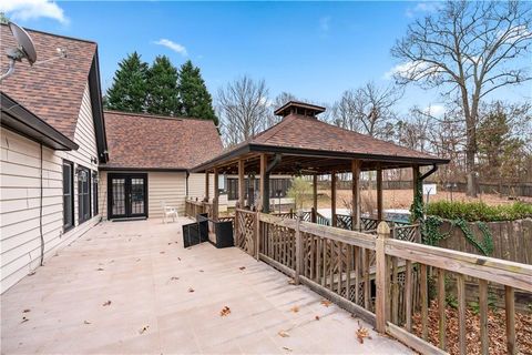 A home in Dacula