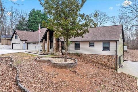 A home in Dacula