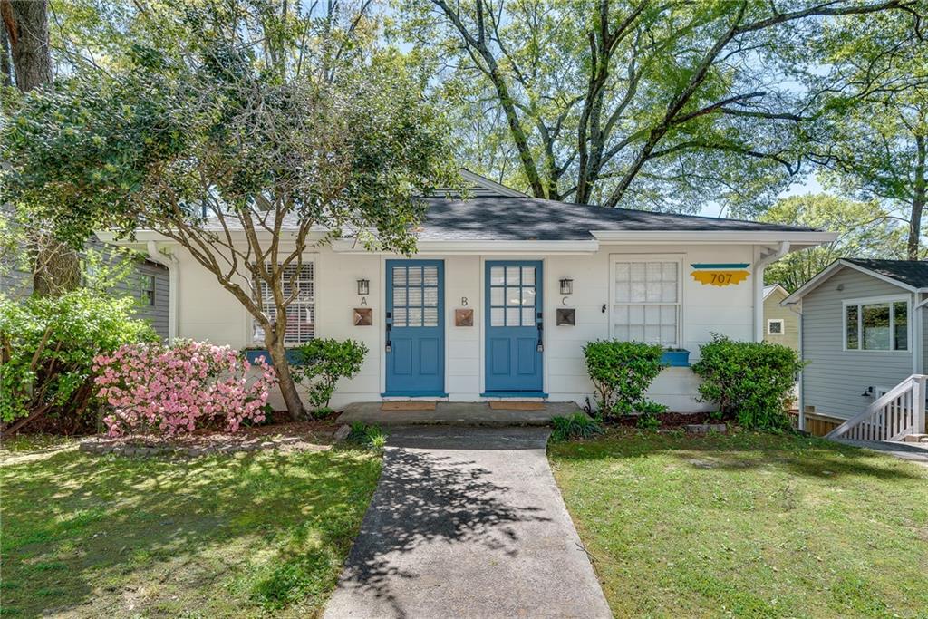 Grant Park. Light filled, totally renovated, one bedroom apartment nestled in a lovely tree canopy. This apartment is in a renovated triplex just a few blocks from Grant Park. Everything is brand new from the mechanicals to the fully equipped kitchen. Open living to kitchen area, quartz countertops, stainless appliances and white cabinetry. Baths has a tub/shower combo, in unit stackable laundry. Refinished hardwoods. Easily walkable to Grant Park, and at the end of the dead end street, a new switch back to the soon-to-be paved Beltline extension awaits to carry to you to the best of everything intown Atlanta has to offer. The unit is so pretty and so is her twin. Yep! There are two, almost identical, units available. Act fast to choose your favorite unit! Square footage is 565 for each one bedroom. Full credit and employment verifications along with Renters insurance required. Pet's depend on size and breed. Call for details.