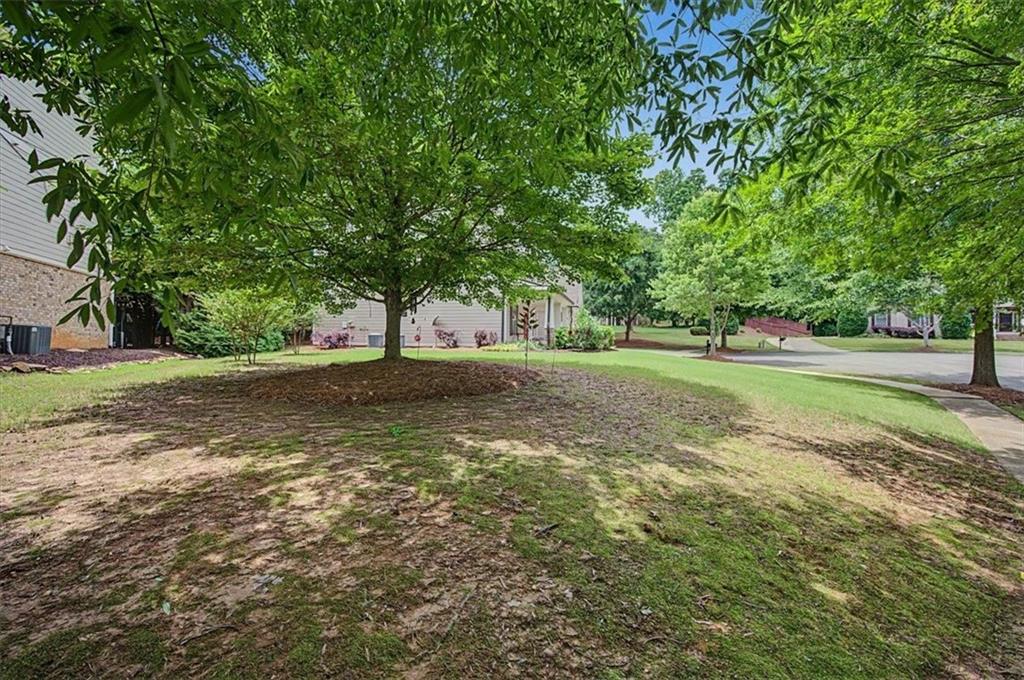 811 Ravenstone Way