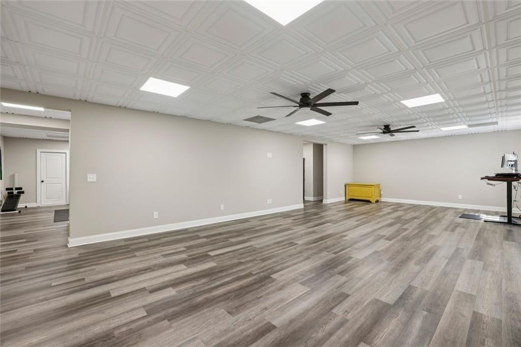Longstreet Manor - Residential