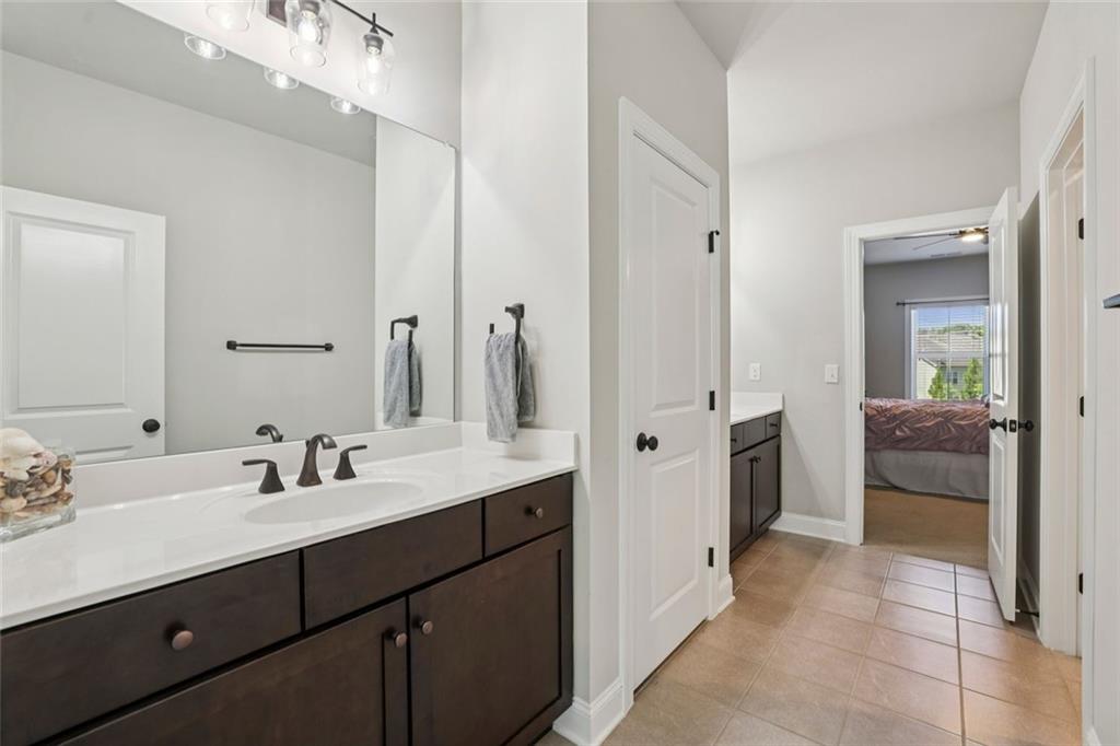 Longstreet Manor - Residential