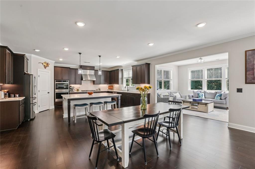 Longstreet Manor - Residential