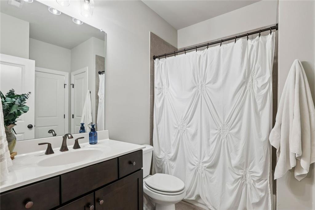 Longstreet Manor - Residential