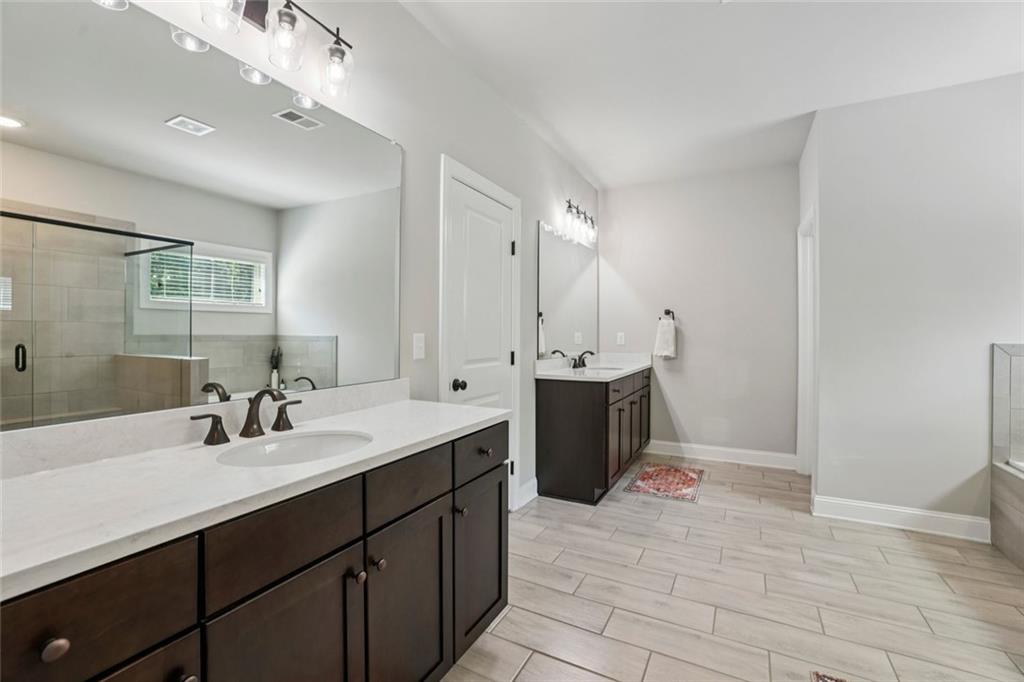 Longstreet Manor - Residential