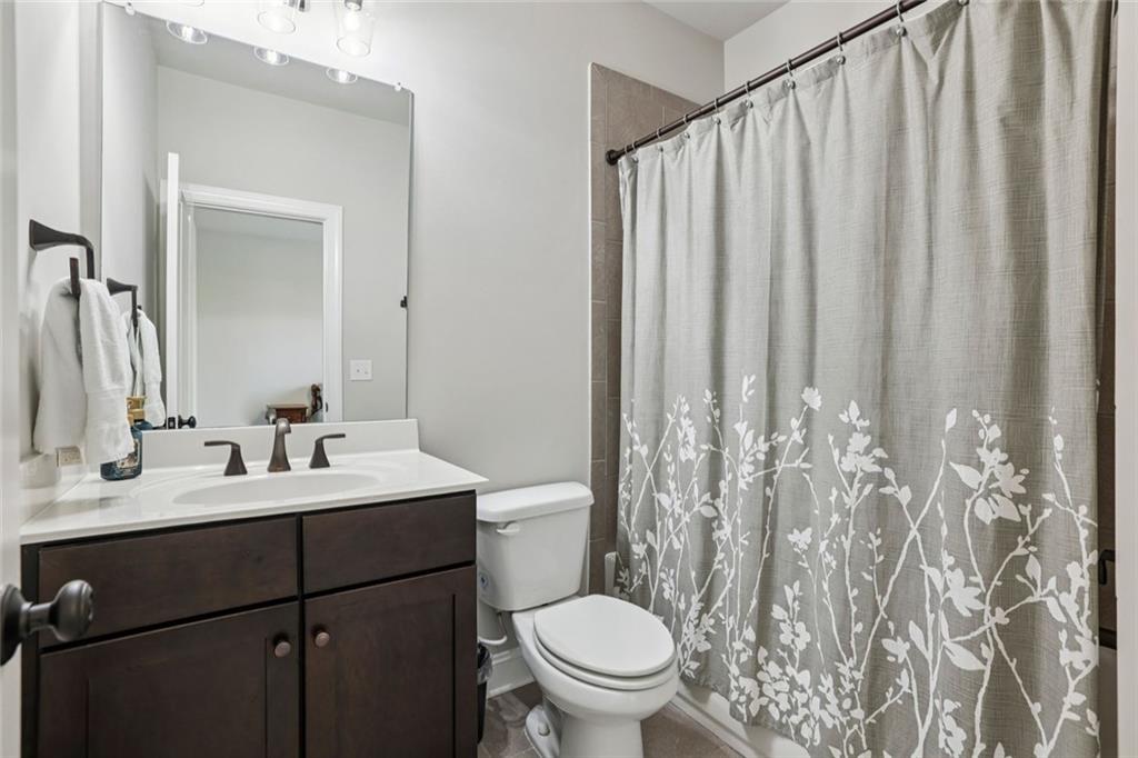 Longstreet Manor - Residential